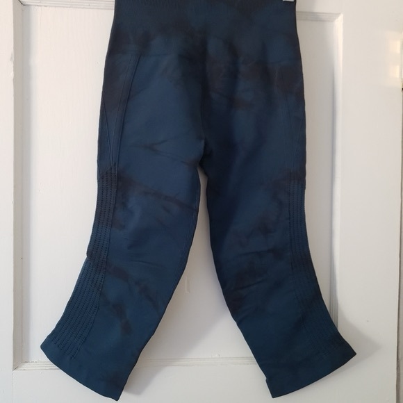 Lululemon Flow & Go Crop 19 inch Leggings Alberta Lake Black Sz 2 - Picture 3 of 10